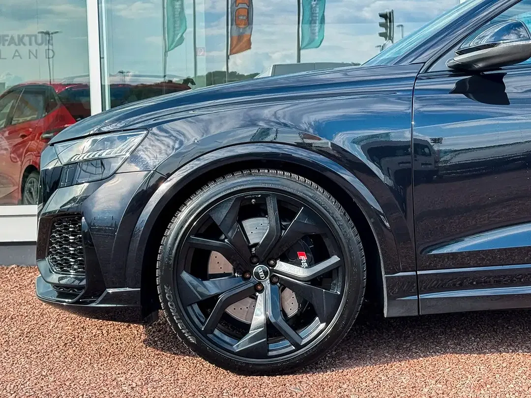 Audi RS Q8 - Thumbnail 6
