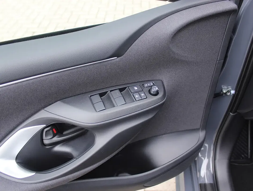 Mazda 2 - Thumbnail 10