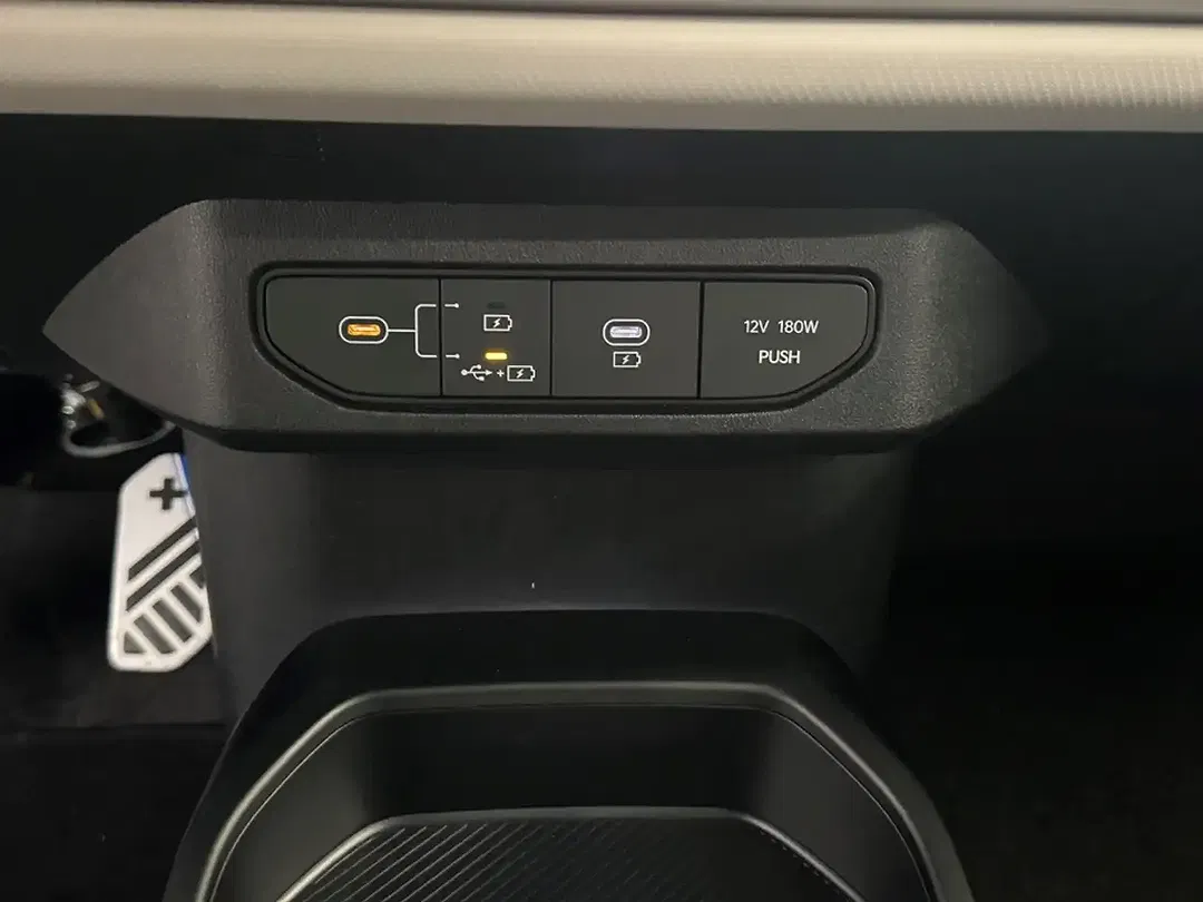 Kia EV4 - Thumbnail 9