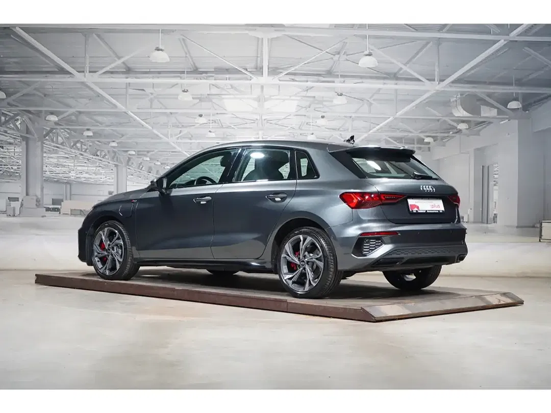 Audi A3 - Thumbnail 2