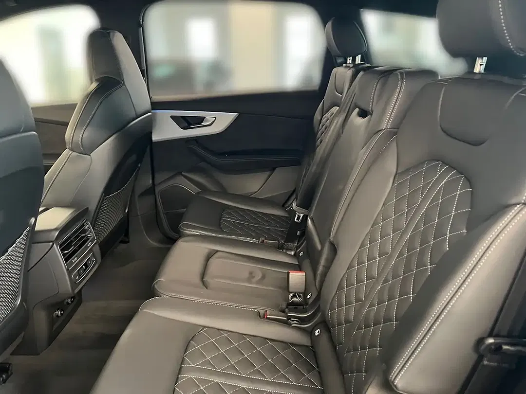 Audi Q7 - Thumbnail 10