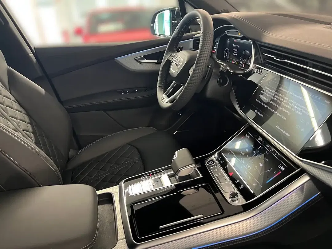 Audi Q7 - Thumbnail 12