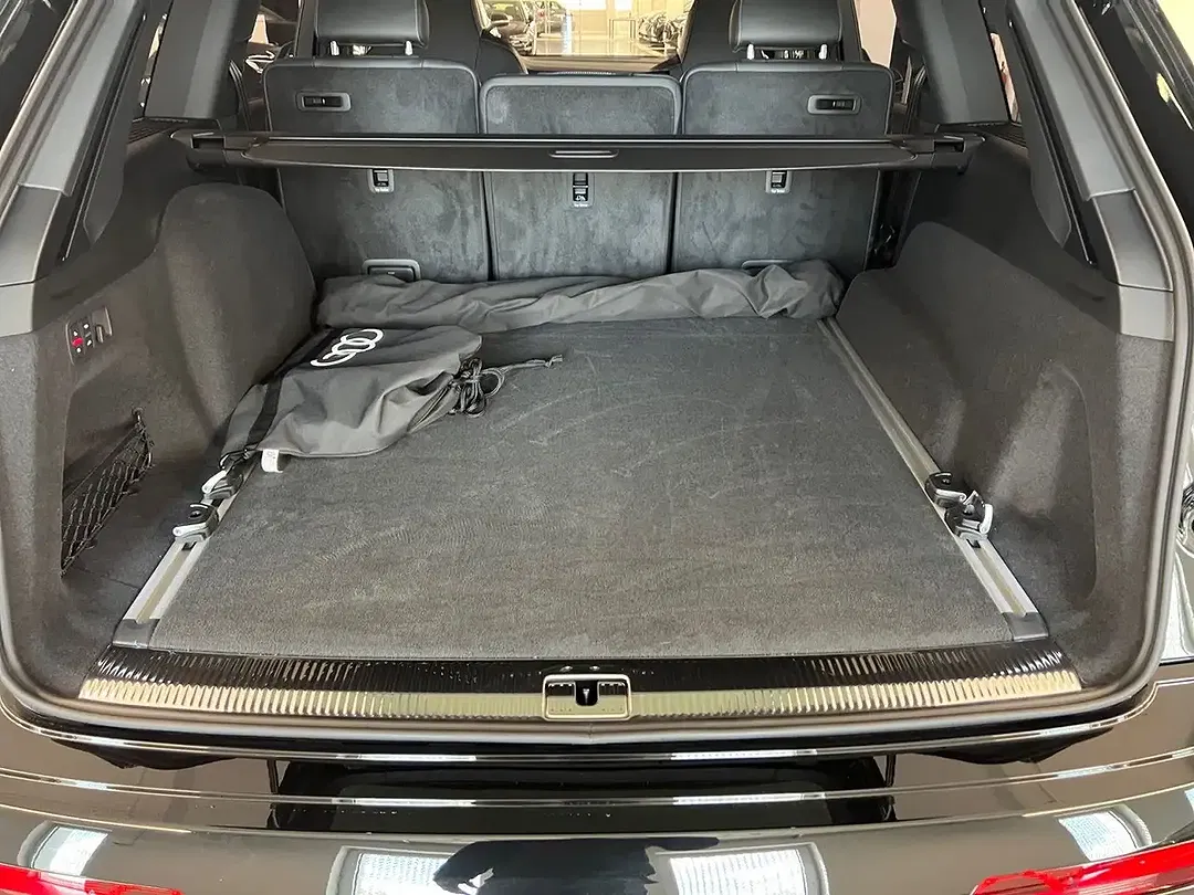 Audi Q7 - Thumbnail 6