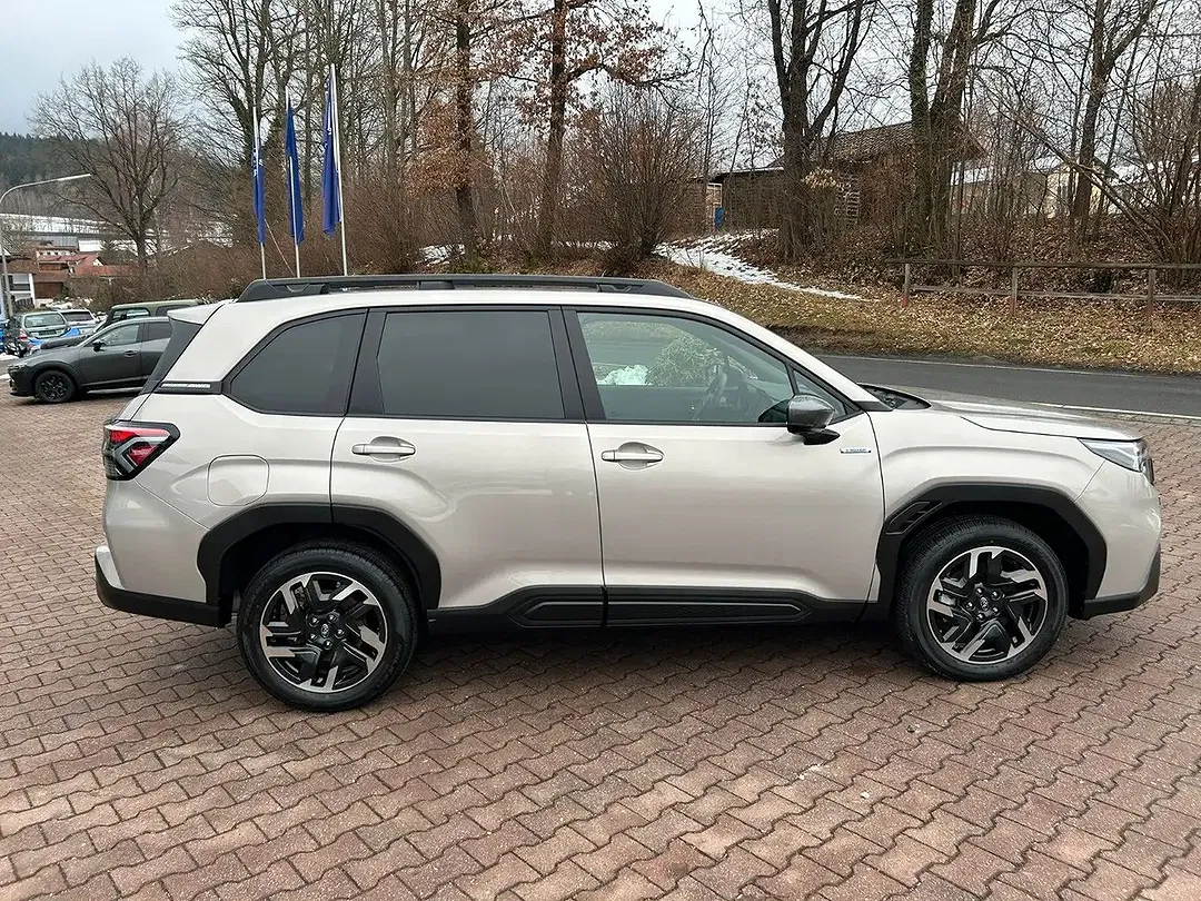 Subaru Forester - Thumbnail 6