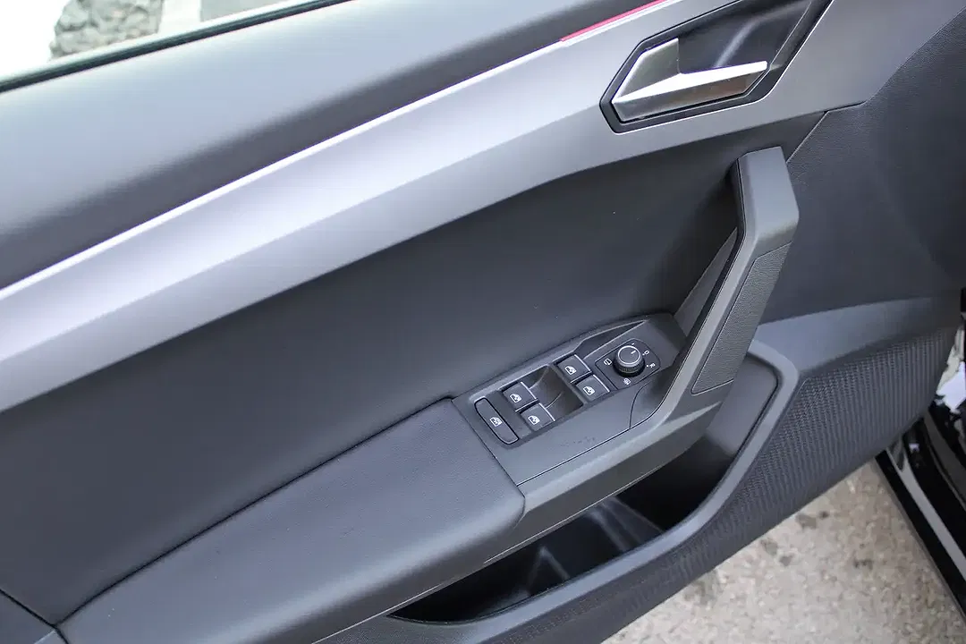 SEAT Leon - Thumbnail 12