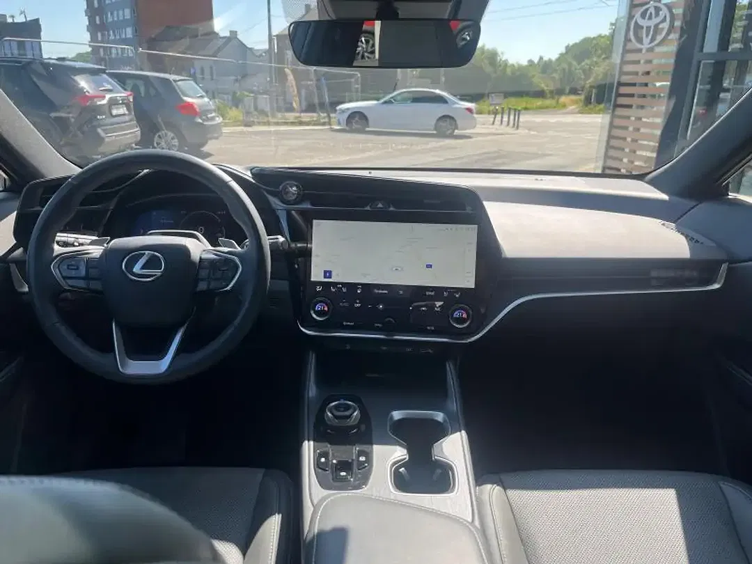 Lexus RZ - Thumbnail 13