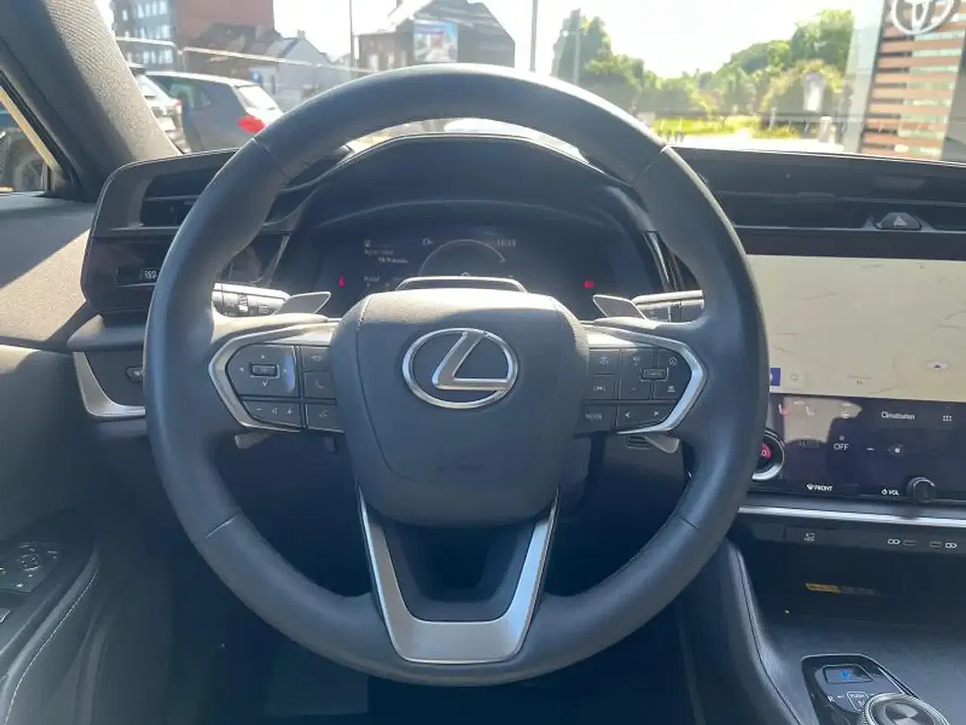 Lexus RZ - Thumbnail 14