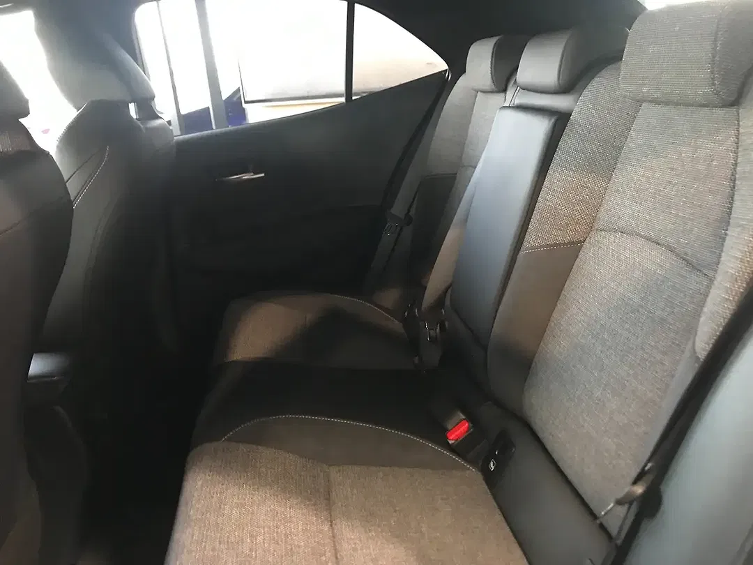 Toyota Corolla - Thumbnail 13