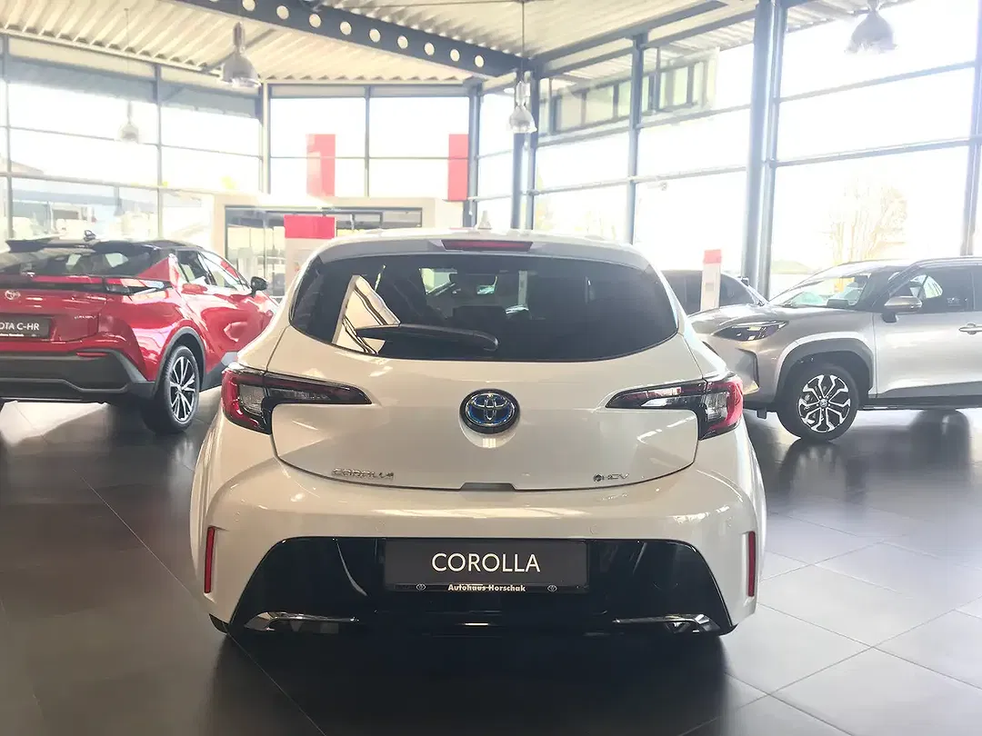 Toyota Corolla - Thumbnail 4