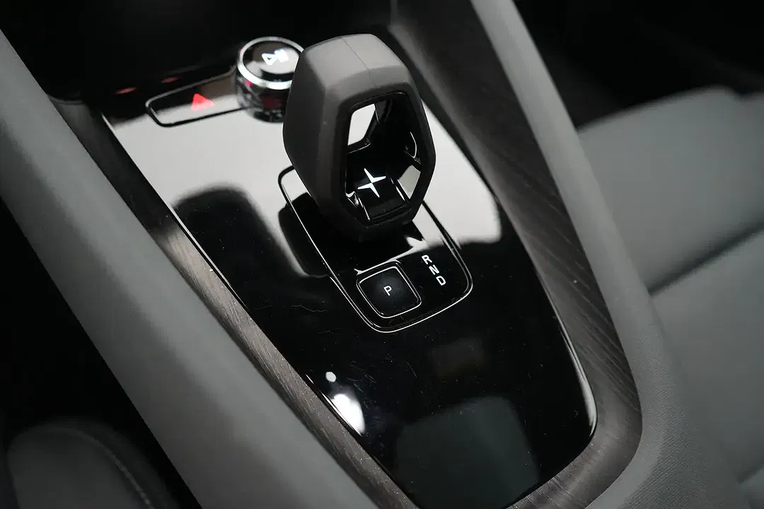 Polestar 2 - Thumbnail 16