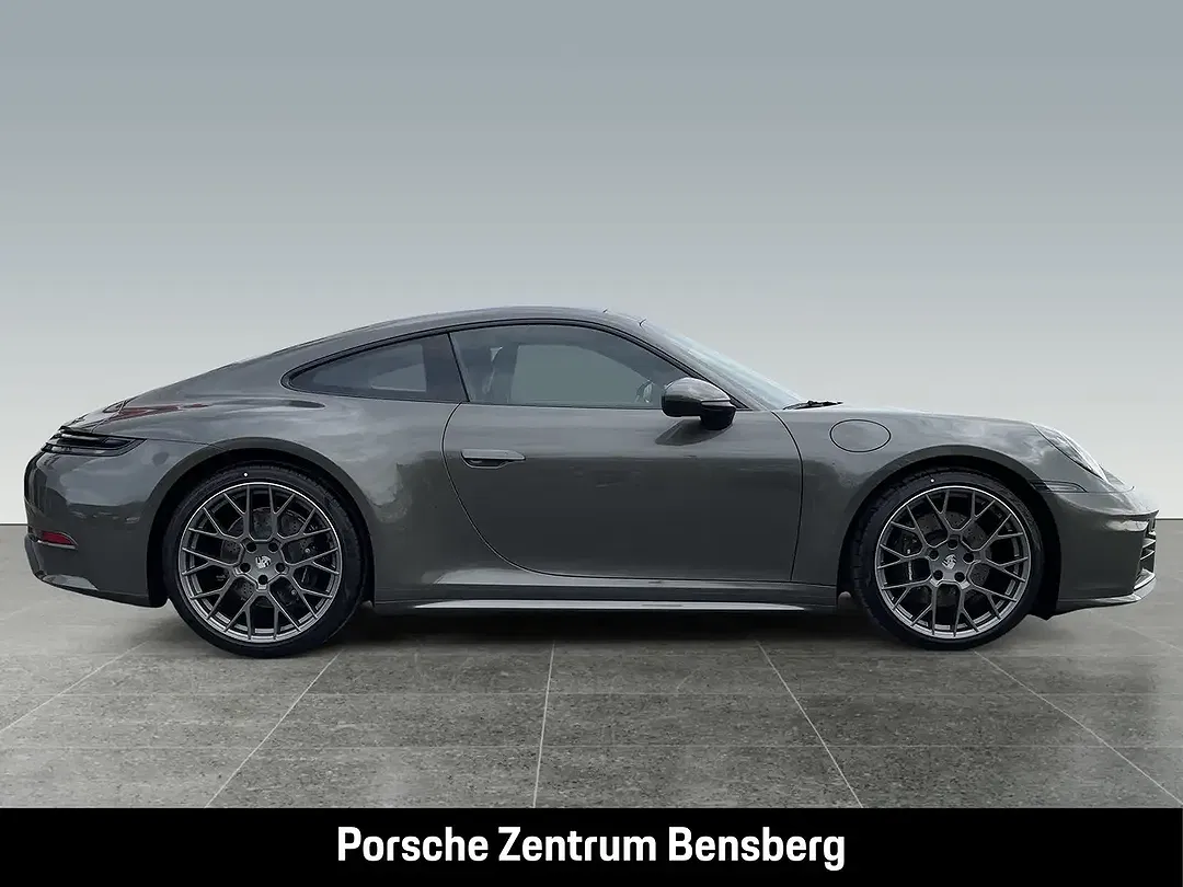 Porsche 992 - Thumbnail 5