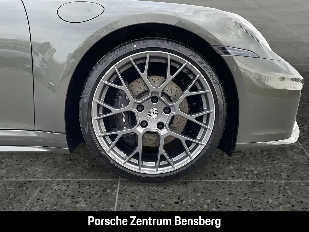 Porsche 992 - Thumbnail 9