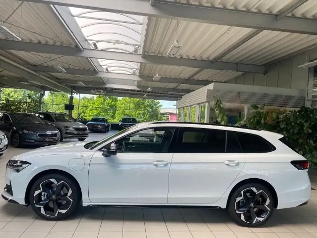 Skoda Superb - Thumbnail 10