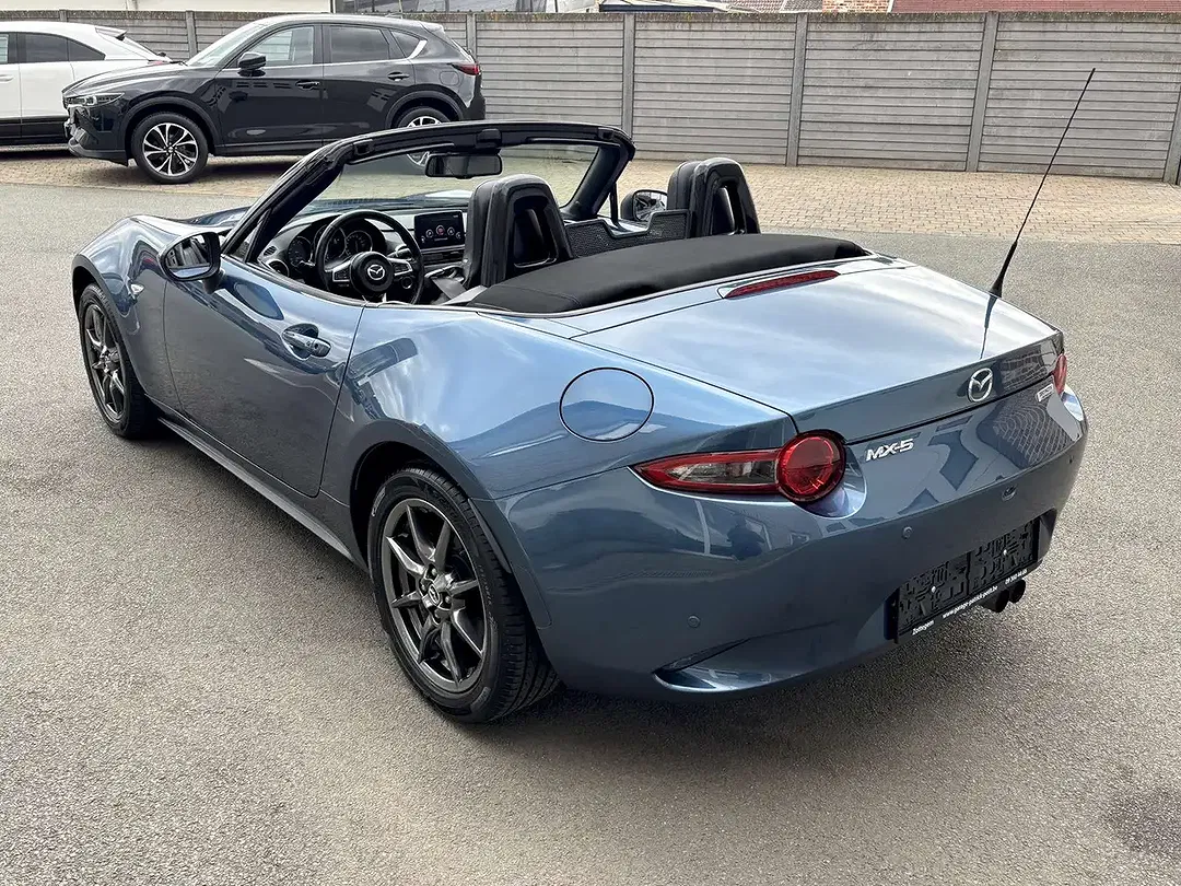 Mazda MX-5 - Thumbnail 4