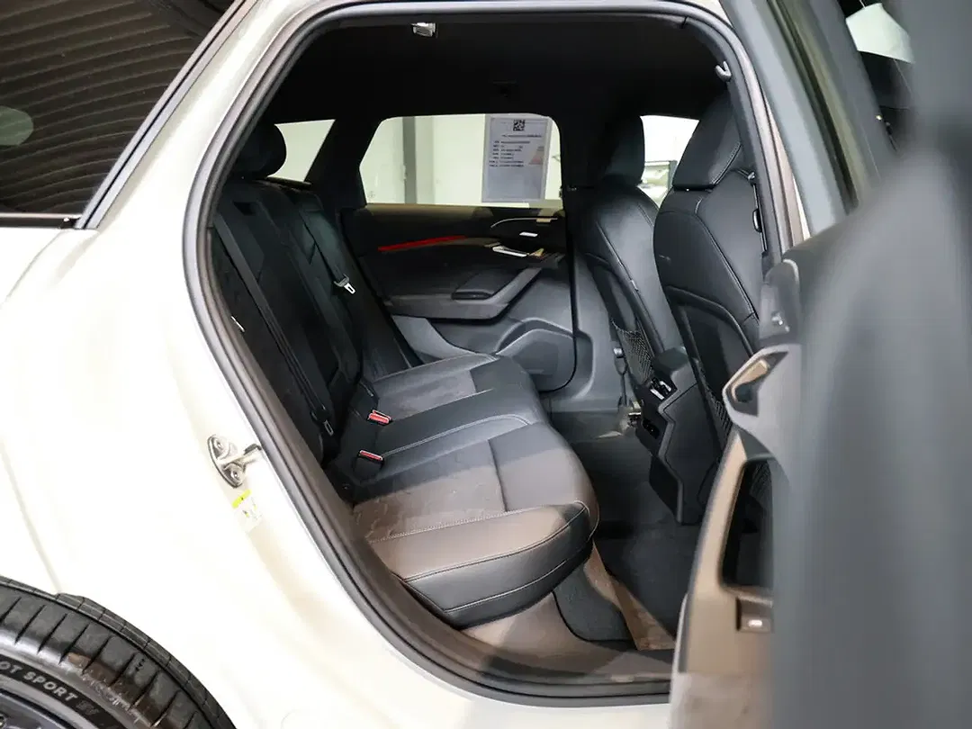 Audi A6 e-tron - Thumbnail 4
