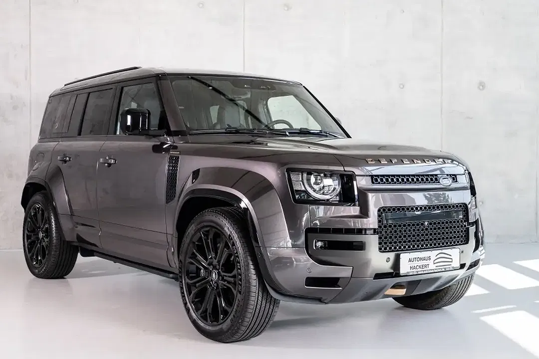 Land Rover Defender - Thumbnail 1