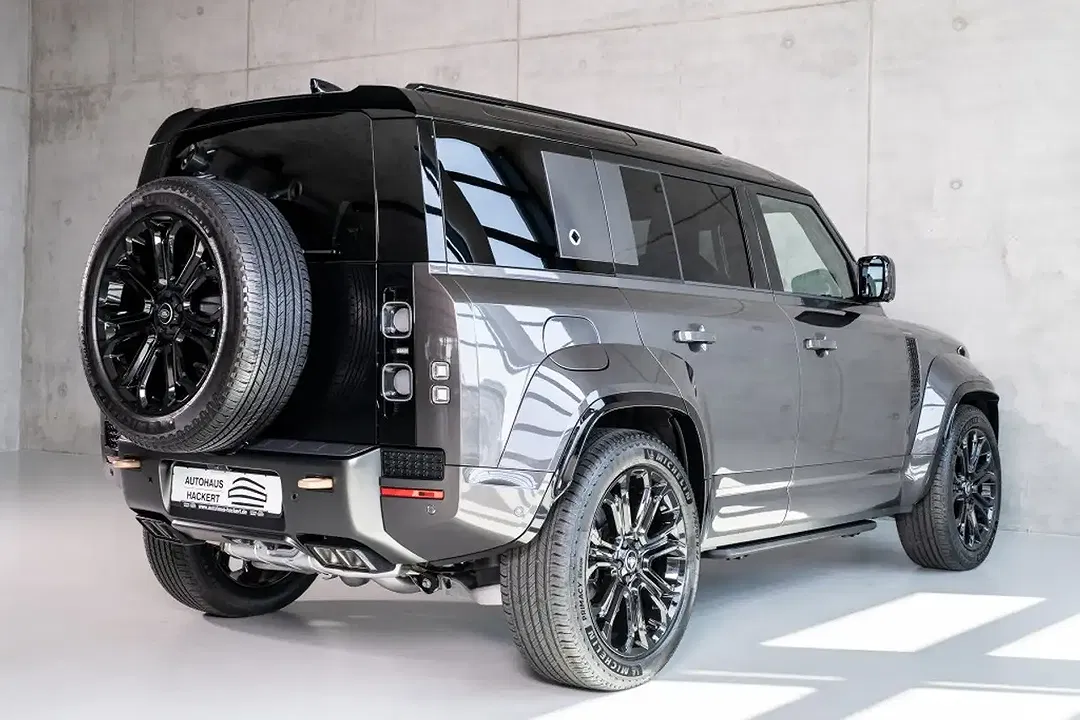 Land Rover Defender - Thumbnail 9