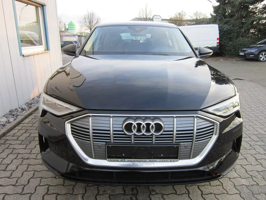 Audi e-tron - Thumbnail 3