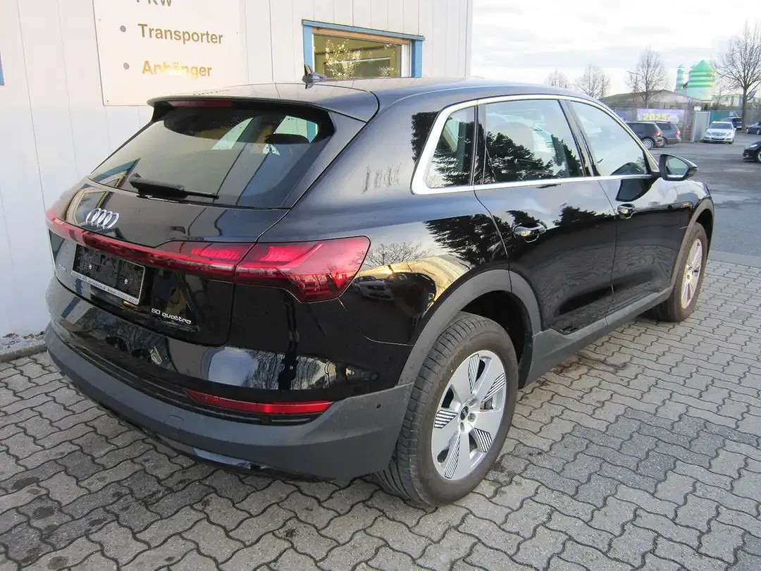 Audi e-tron - Thumbnail 5