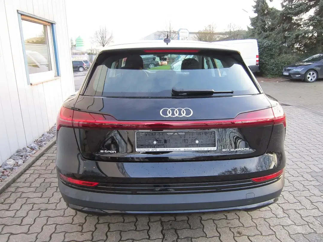 Audi e-tron - Thumbnail 6