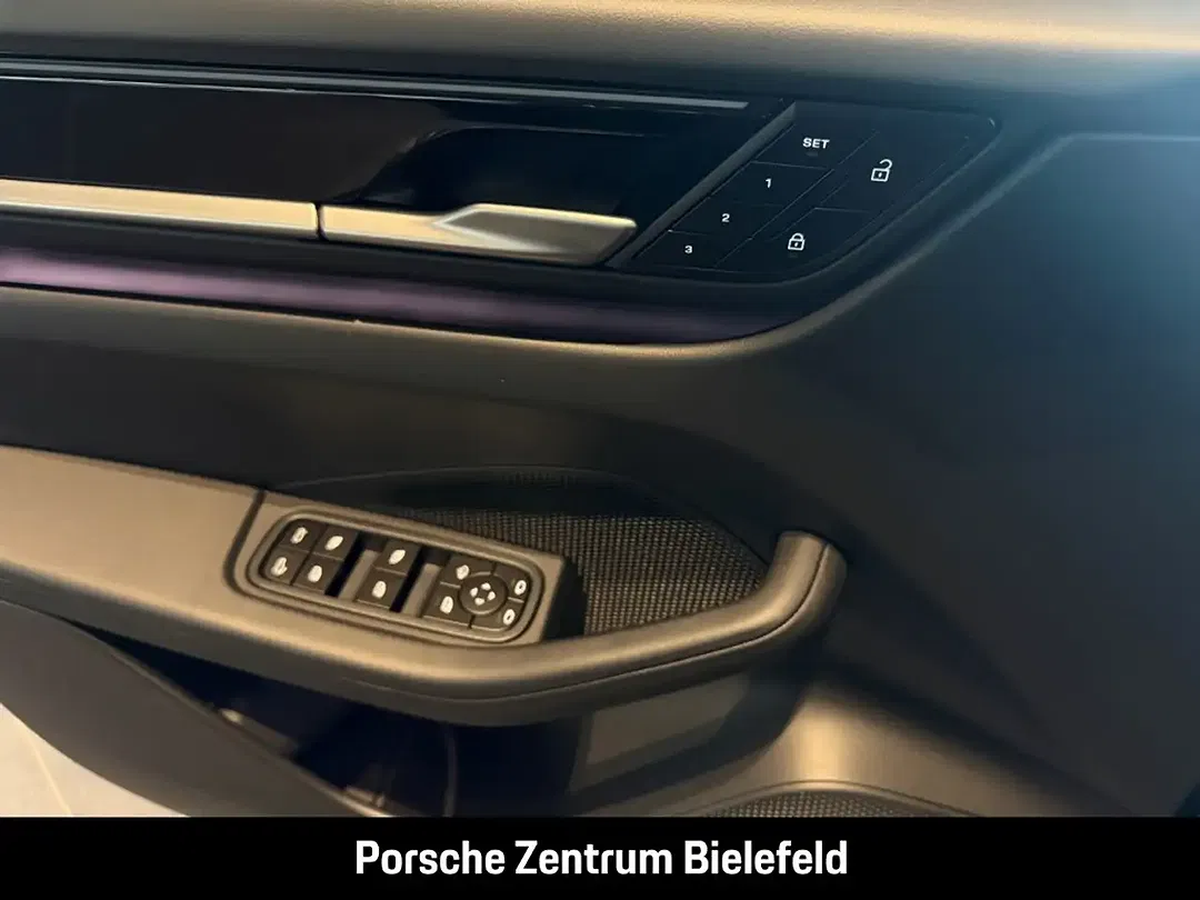 Porsche Macan - Thumbnail 19