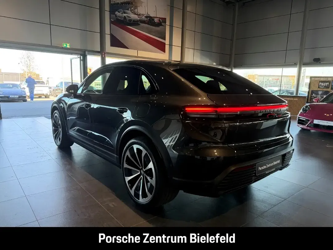 Porsche Macan - Thumbnail 3