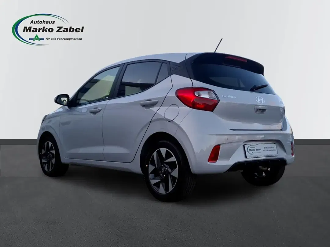 Hyundai i10 - Thumbnail 3