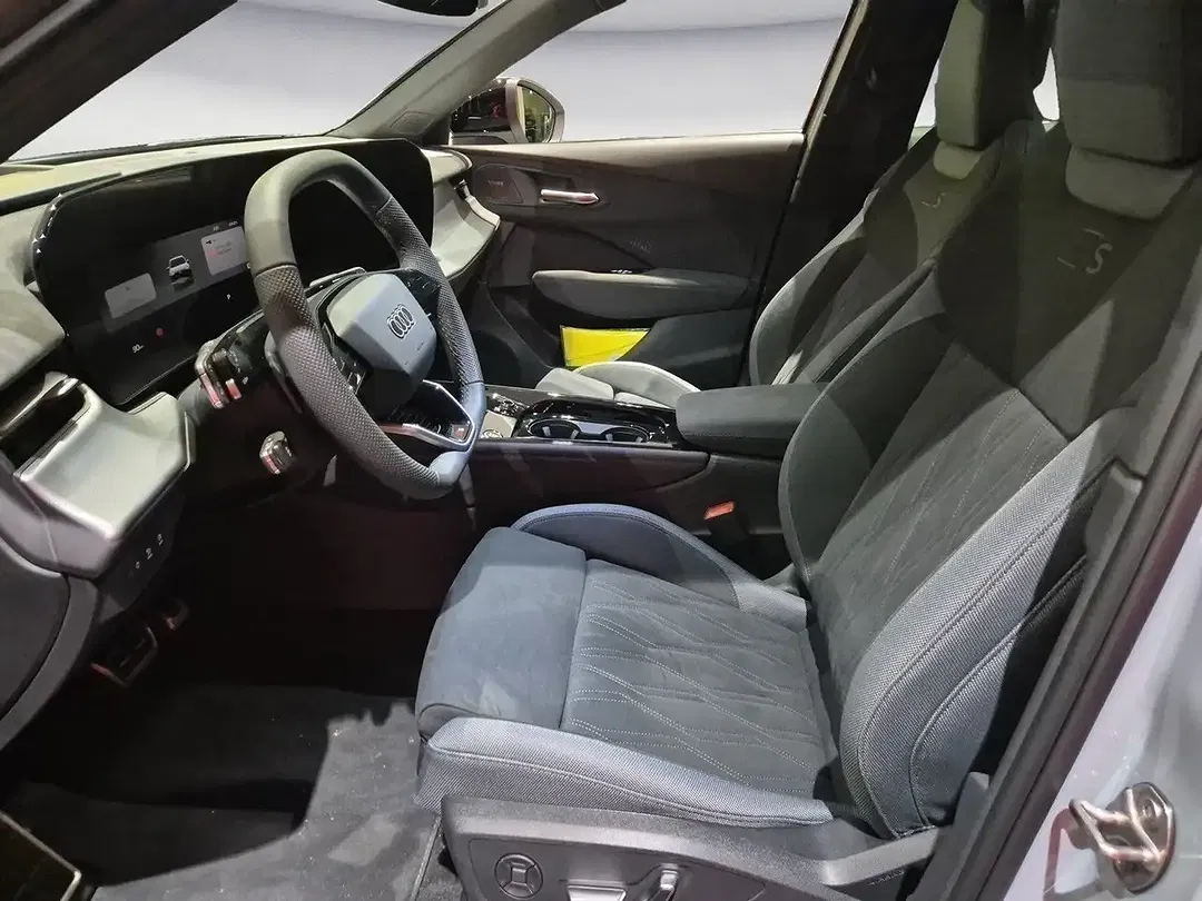 Audi Q3 - Thumbnail 7