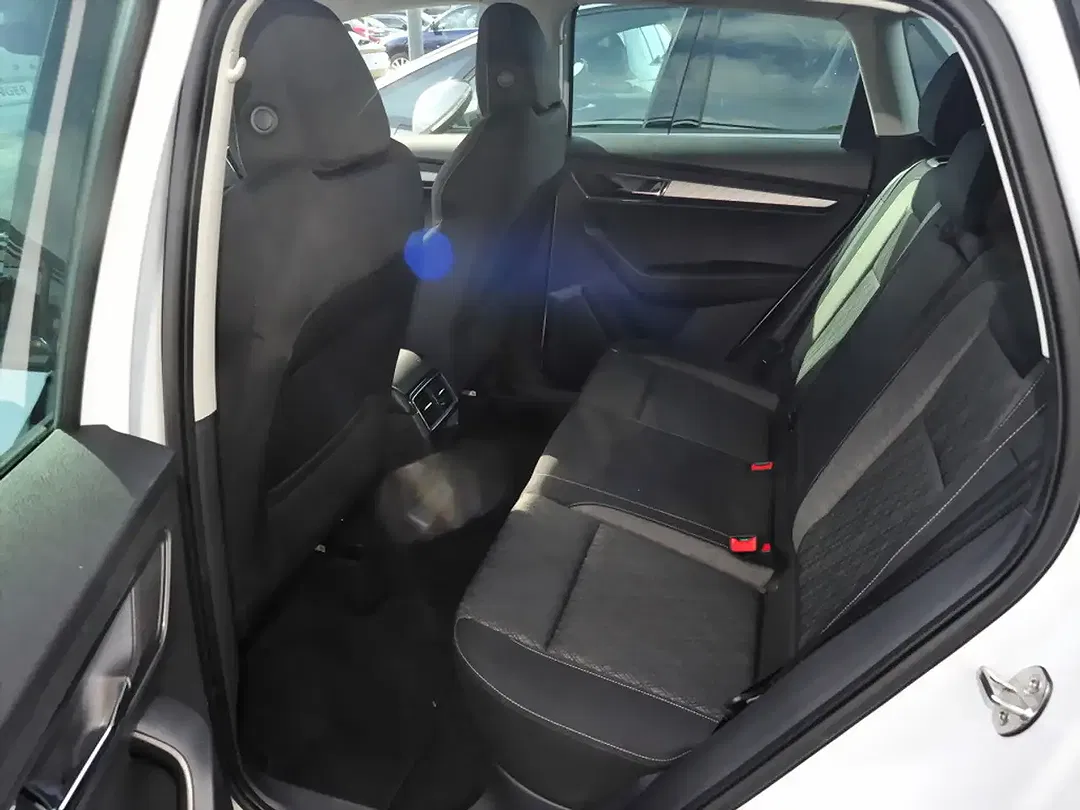 Skoda Karoq - Thumbnail 10