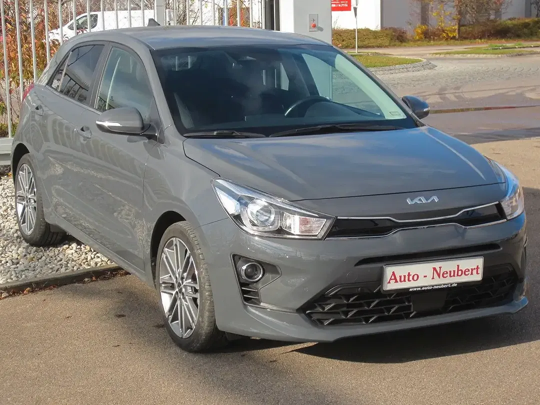 Kia Rio - Thumbnail 1