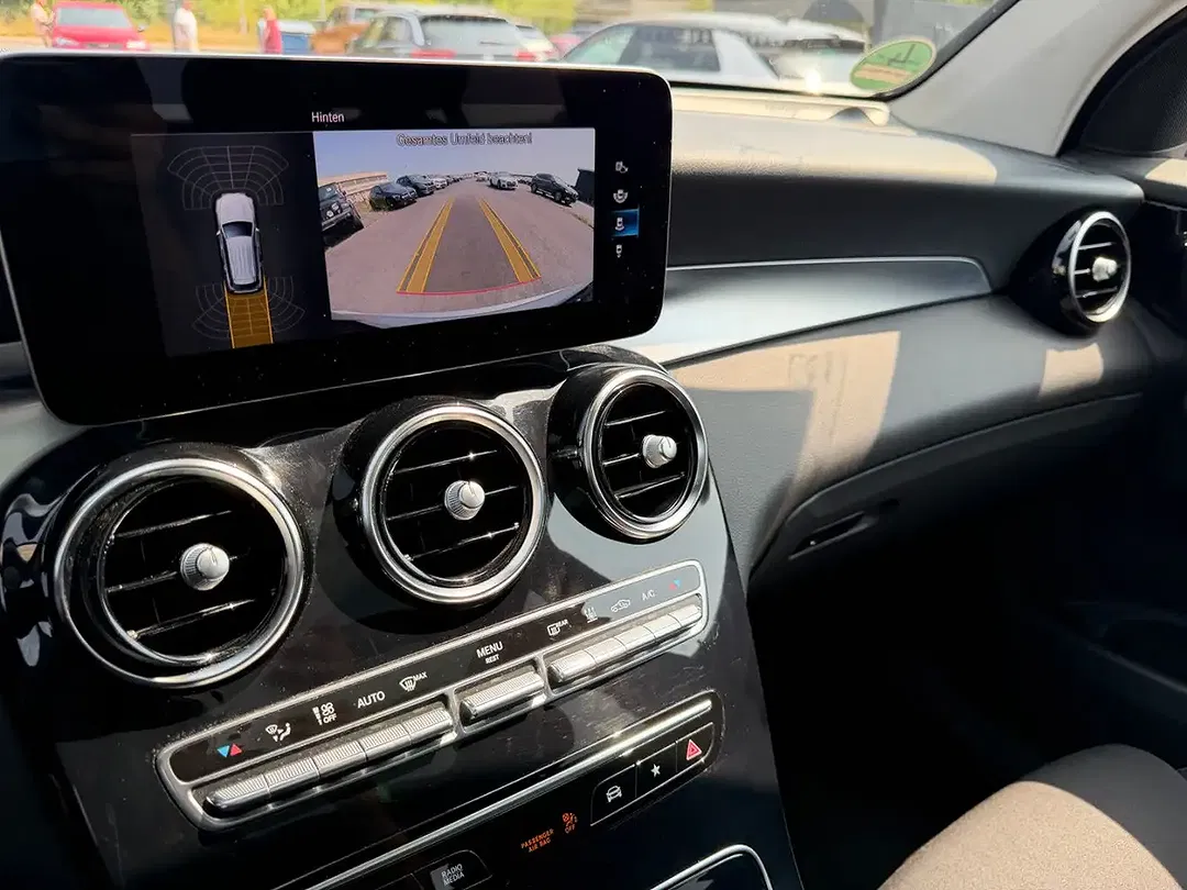 Mercedes-Benz GLC 300 - Thumbnail 10