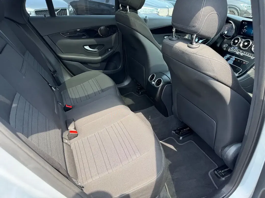 Mercedes-Benz GLC 300 - Thumbnail 15