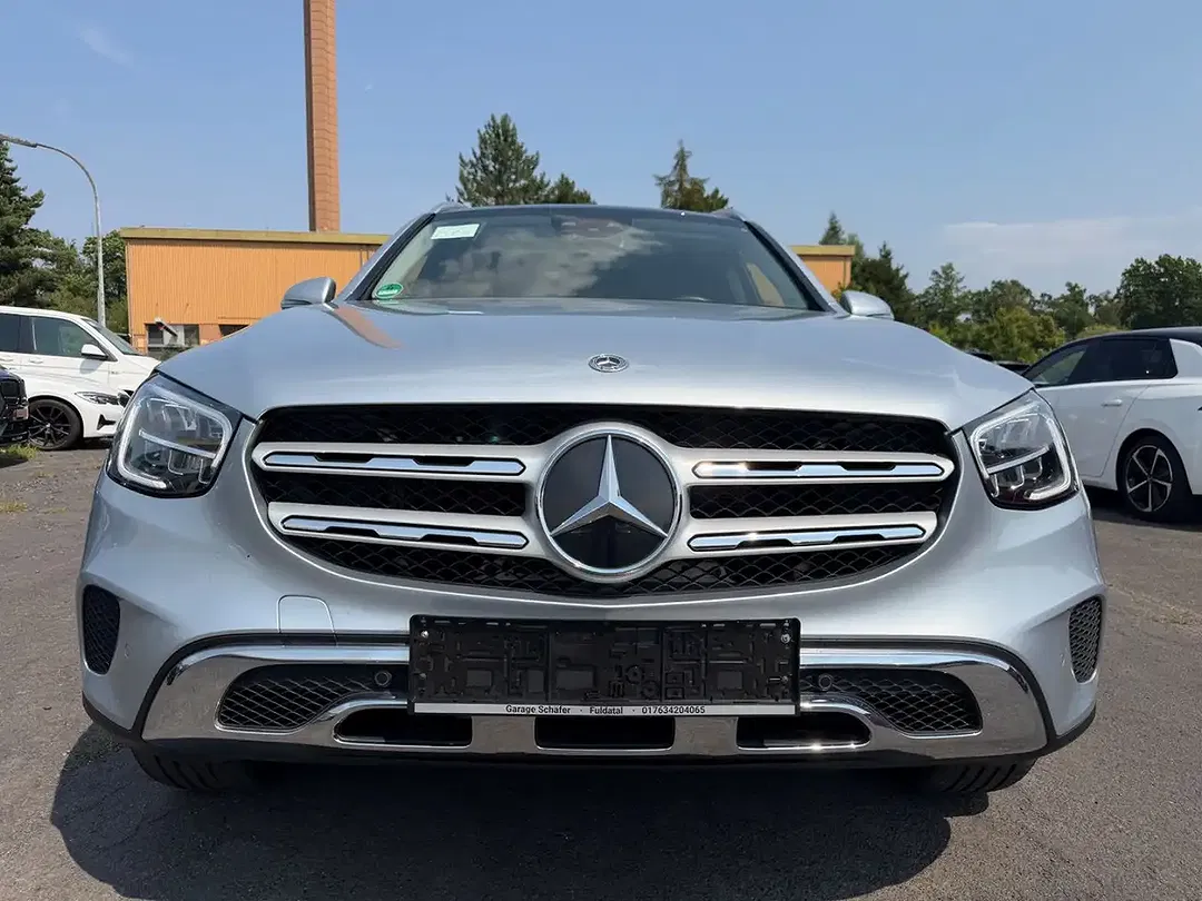 Mercedes-Benz GLC 300 - Thumbnail 2