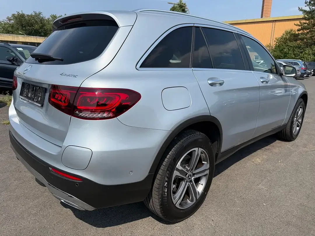 Mercedes-Benz GLC 300 - Thumbnail 5