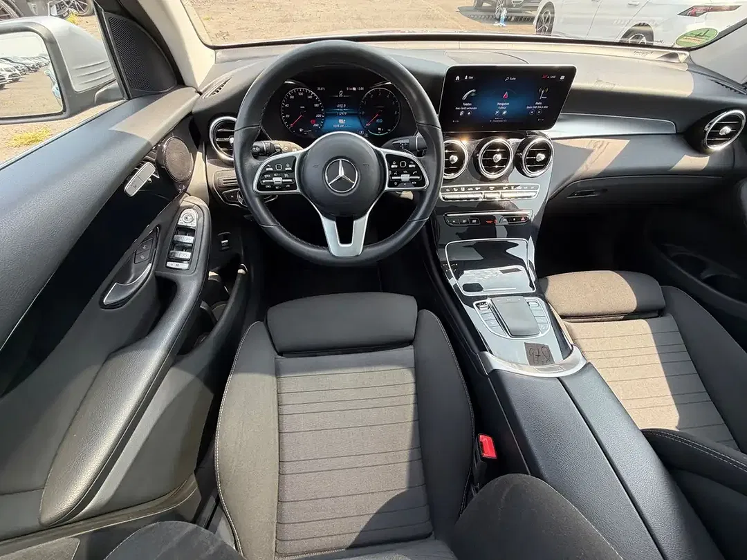 Mercedes-Benz GLC 300 - Thumbnail 9