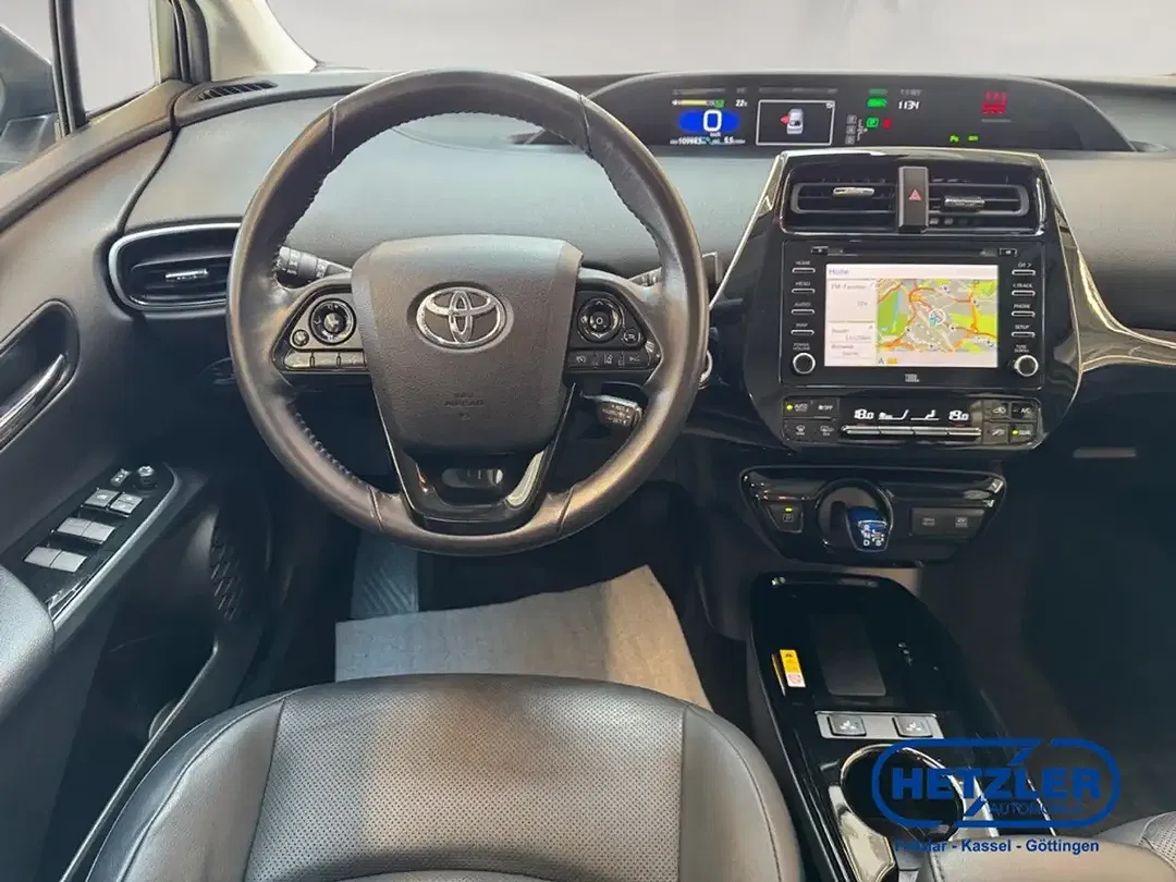 Toyota Prius - Thumbnail 10