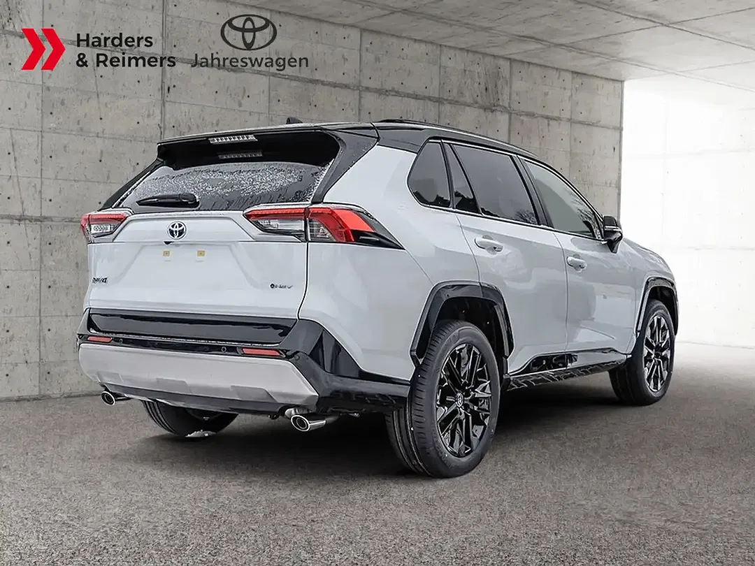 Toyota RAV 4 - Thumbnail 3