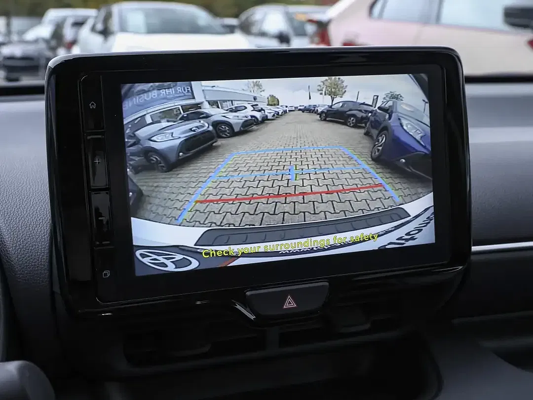 Toyota Yaris - Thumbnail 12