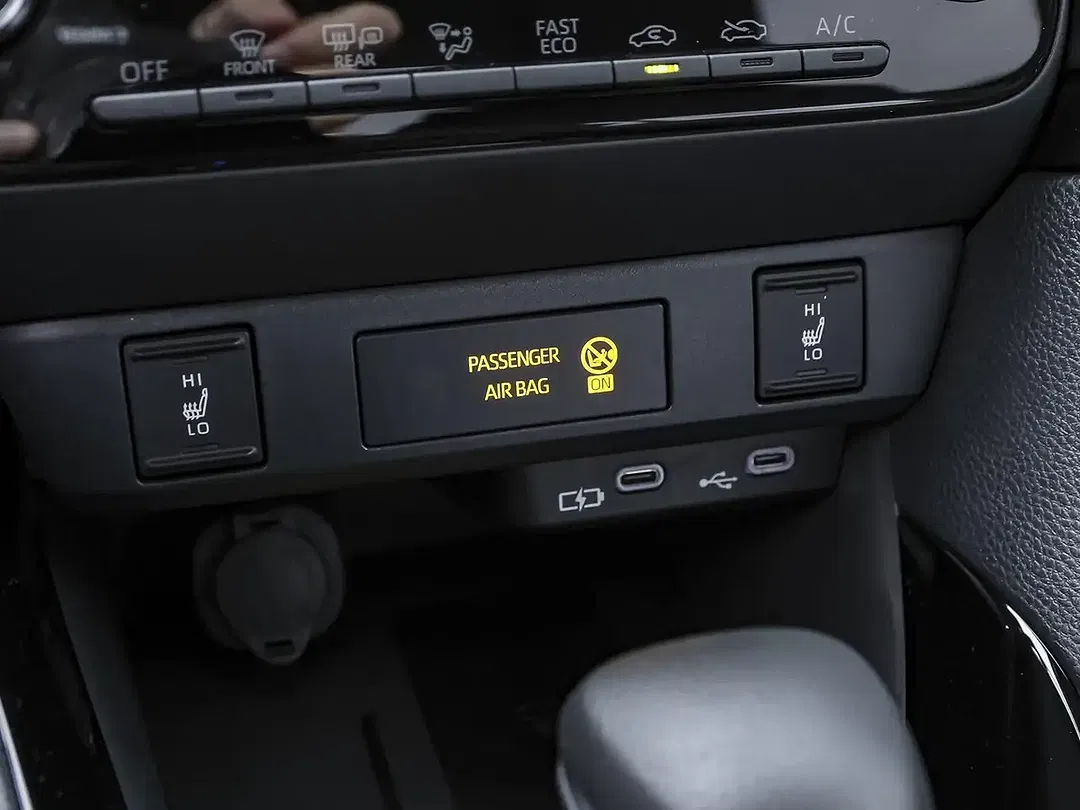Toyota Yaris - Thumbnail 15