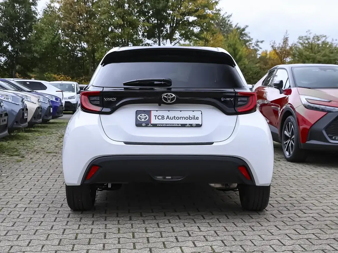 Toyota Yaris - Thumbnail 4