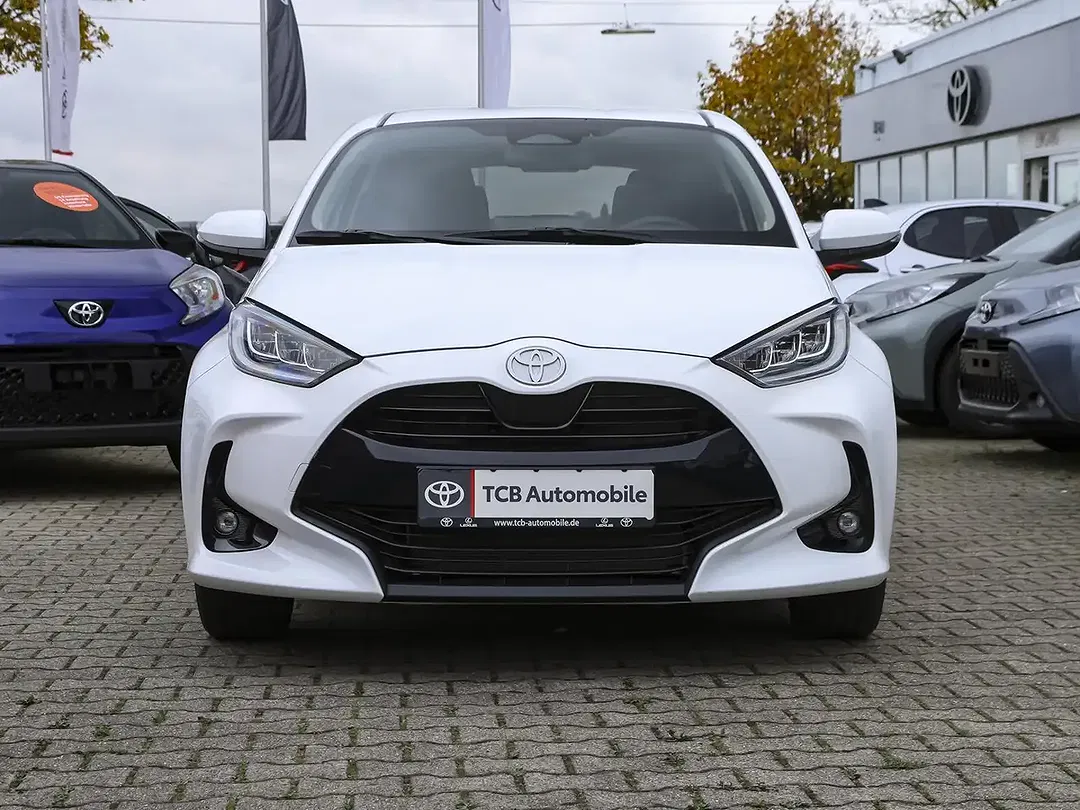 Toyota Yaris - Thumbnail 5