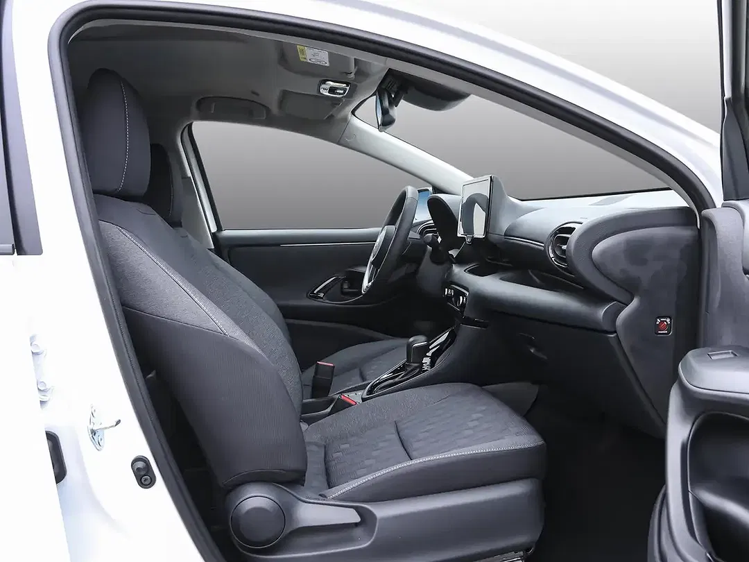 Toyota Yaris - Thumbnail 6