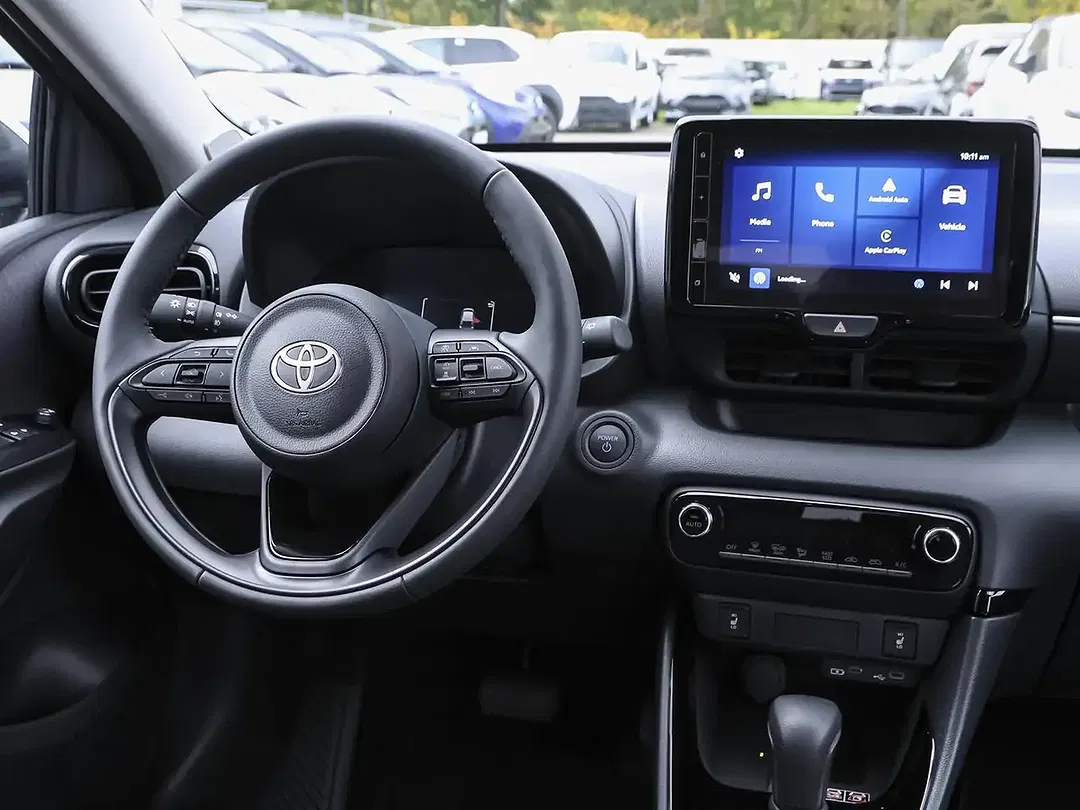 Toyota Yaris - Thumbnail 9