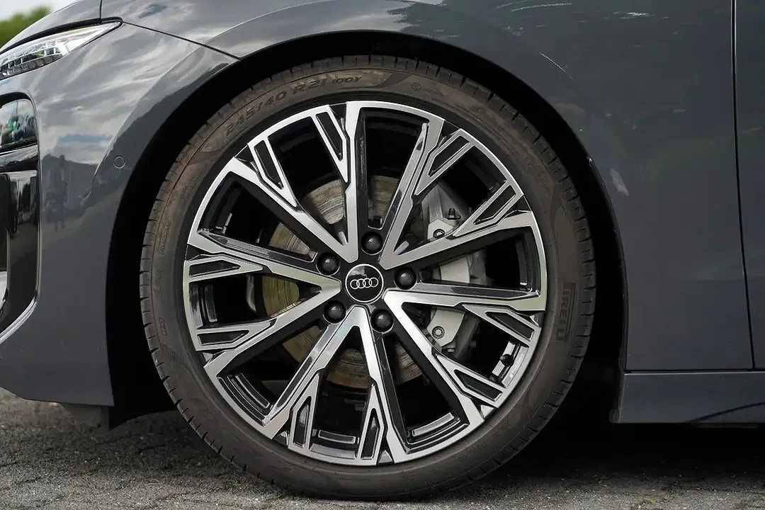 Audi A6 e-tron - Thumbnail 6