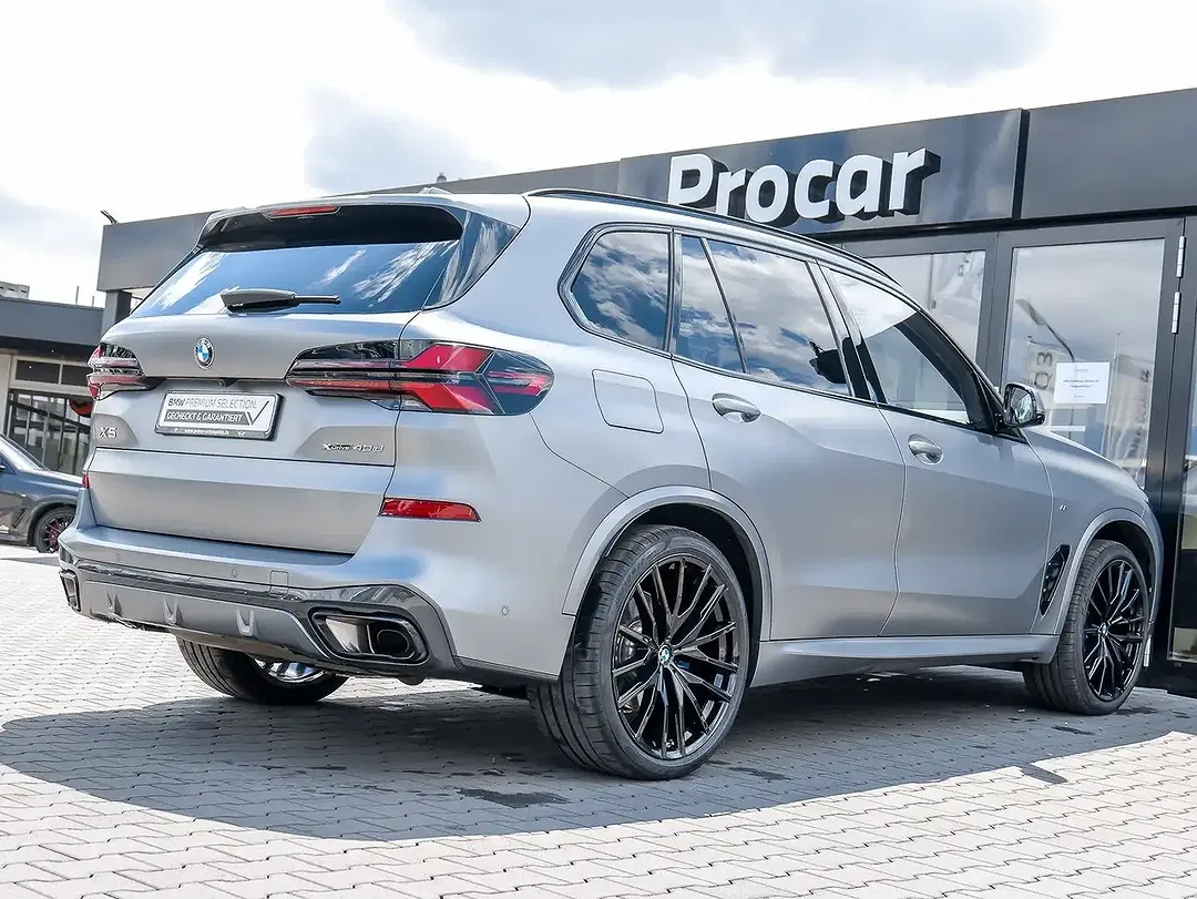 BMW X5 - Thumbnail 2