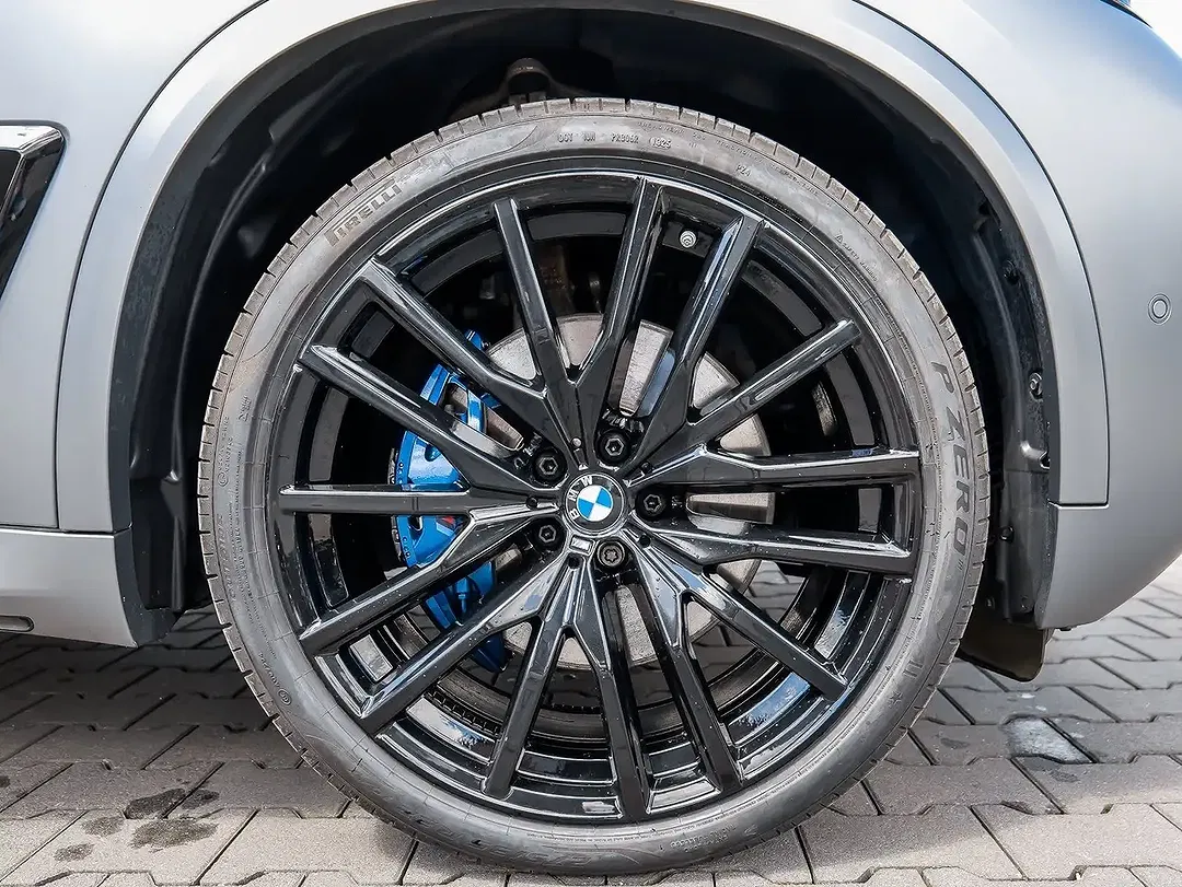 BMW X5 - Thumbnail 4