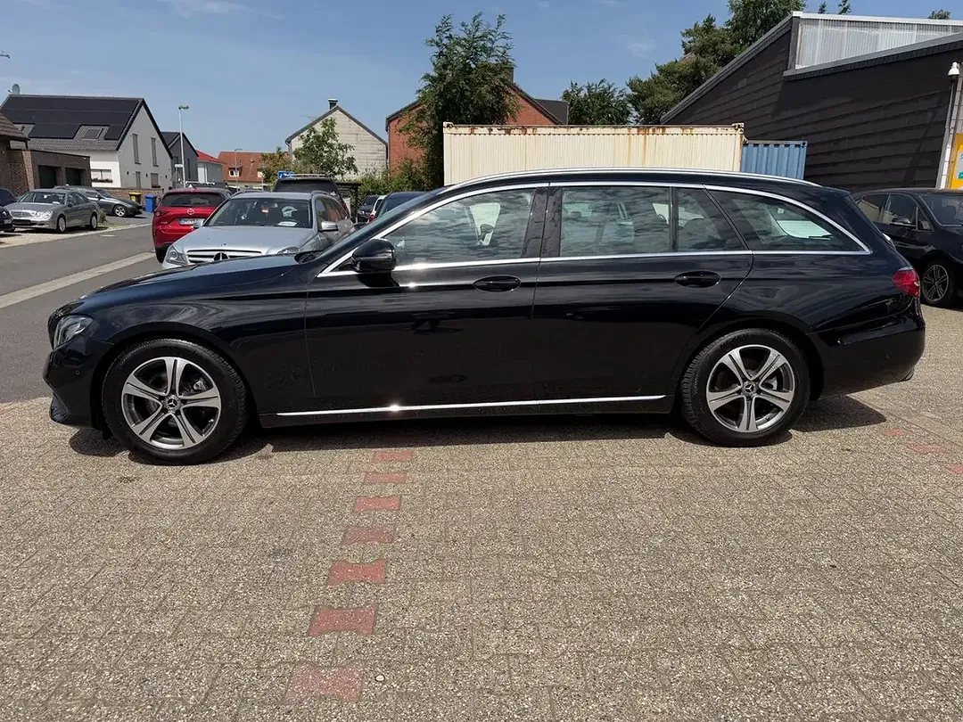 Mercedes-Benz E 200 - Thumbnail 6