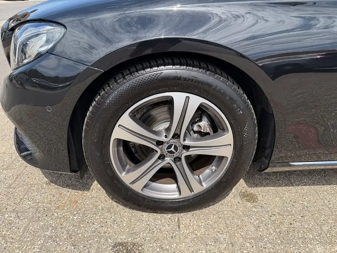 Mercedes-Benz E 200 - Thumbnail 9