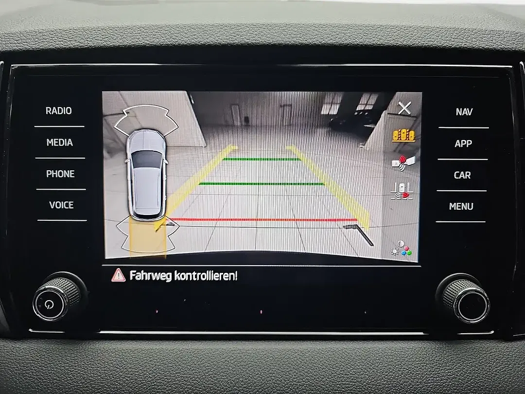 Skoda Karoq - Thumbnail 10