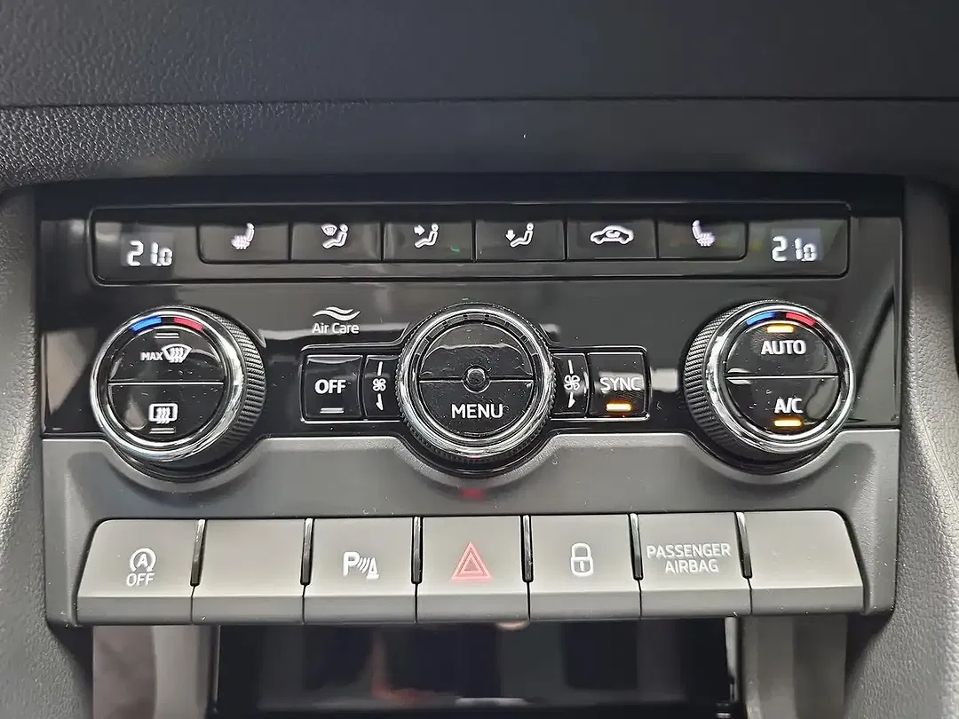Skoda Karoq - Thumbnail 11